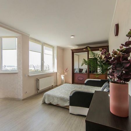 Super View, Luxury Apartment Near Chernihiv Metro. キエフ エクステリア 写真