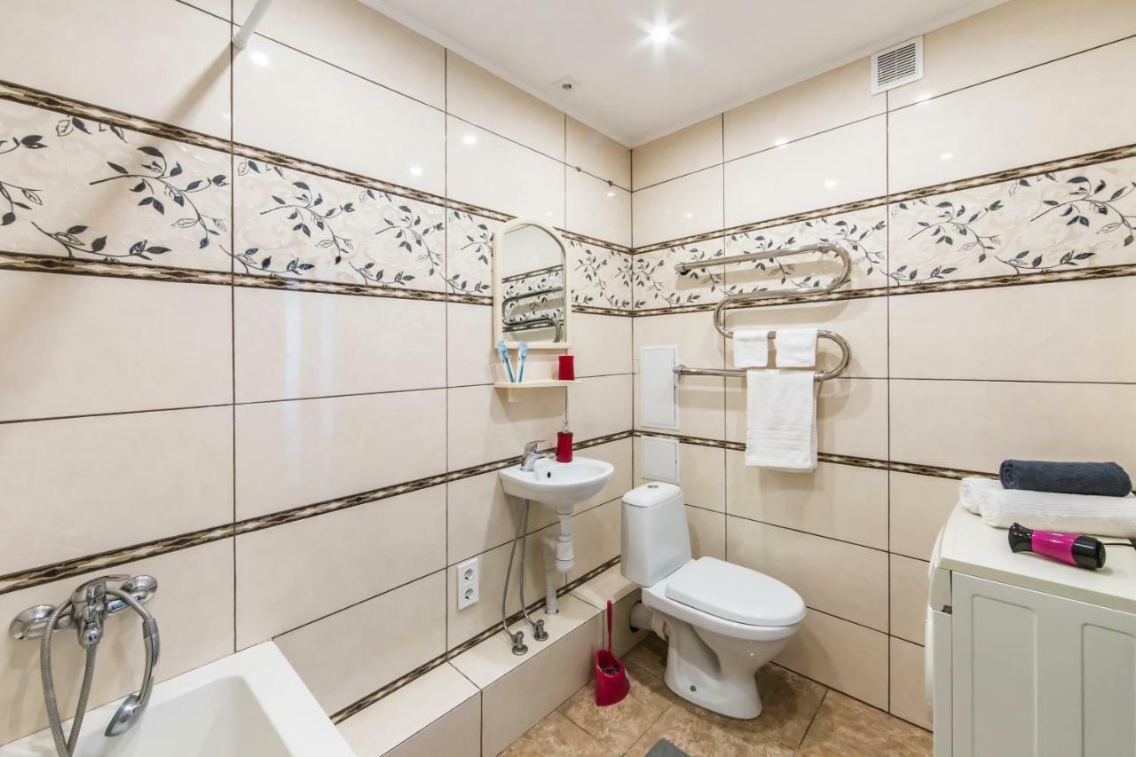 Super View, Luxury Apartment Near Chernihiv Metro. キエフ エクステリア 写真