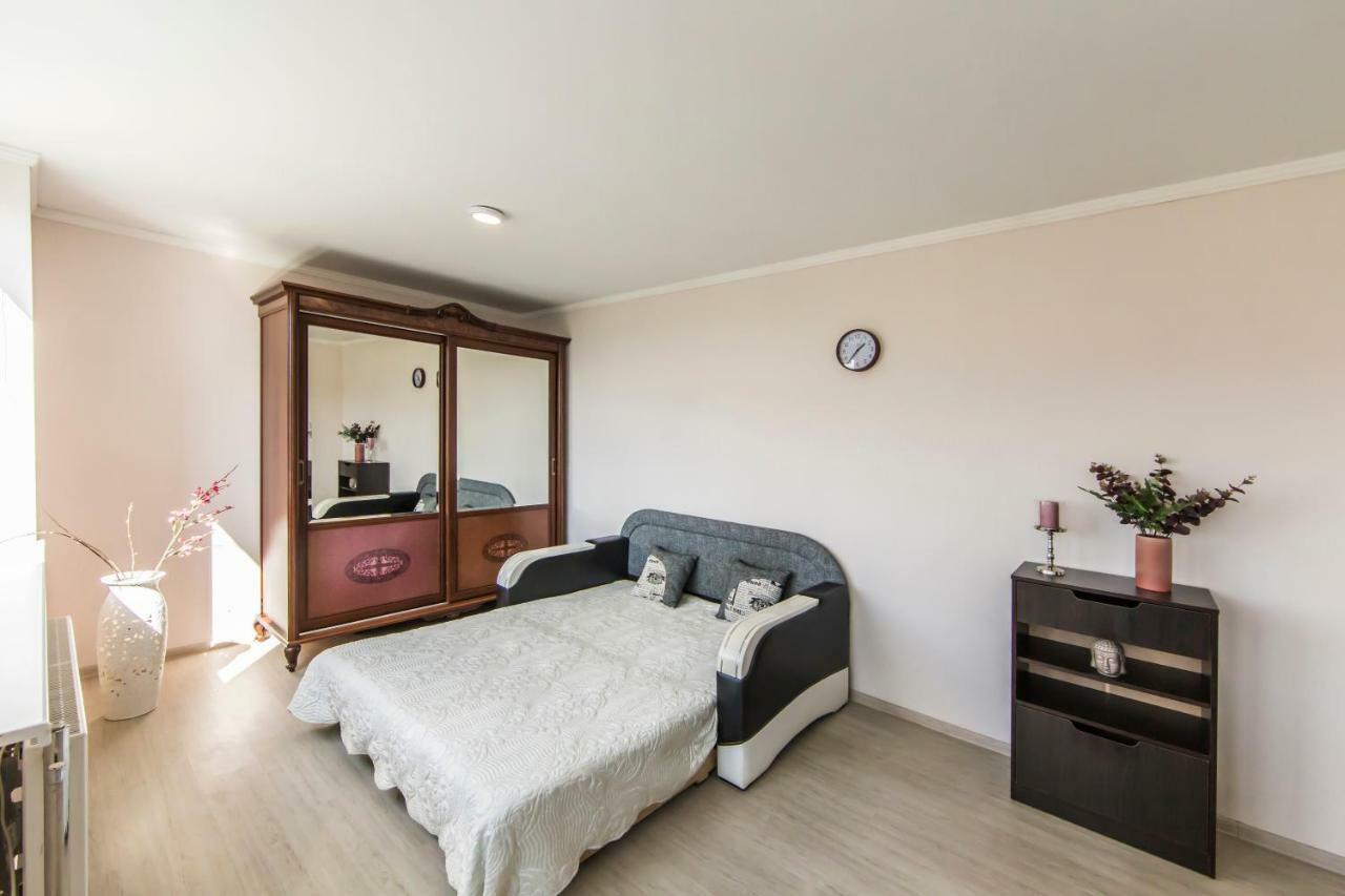 Super View, Luxury Apartment Near Chernihiv Metro. キエフ エクステリア 写真