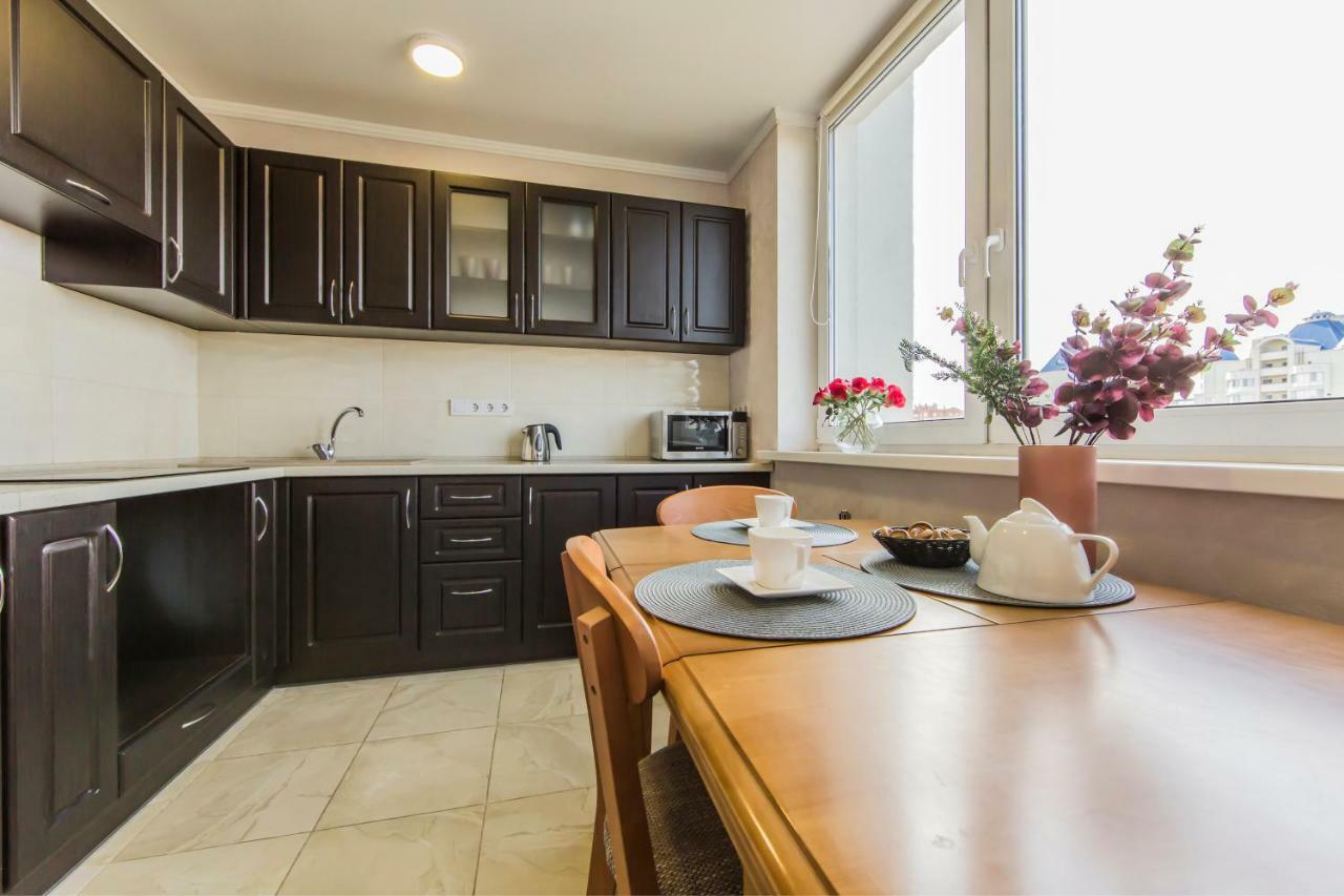 Super View, Luxury Apartment Near Chernihiv Metro. キエフ エクステリア 写真
