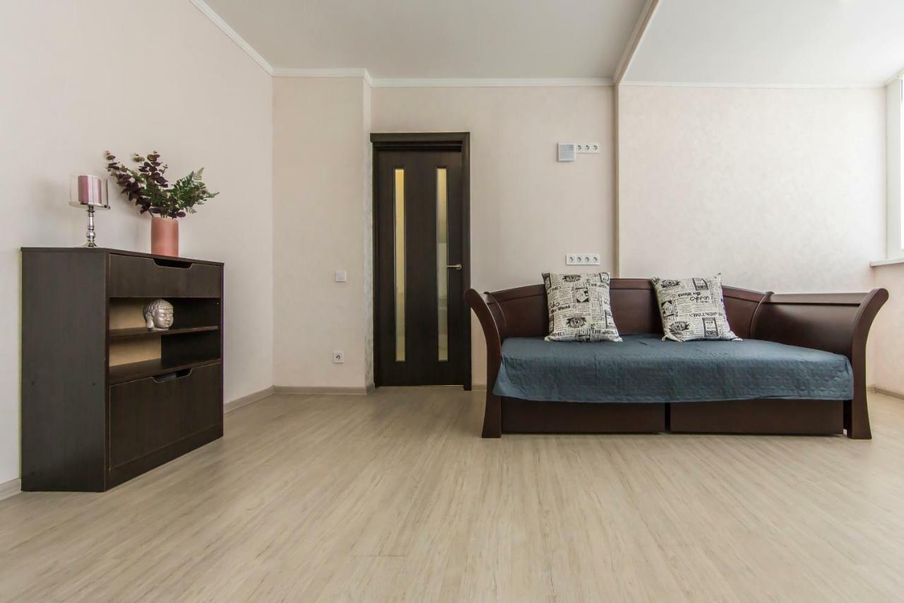 Super View, Luxury Apartment Near Chernihiv Metro. キエフ エクステリア 写真