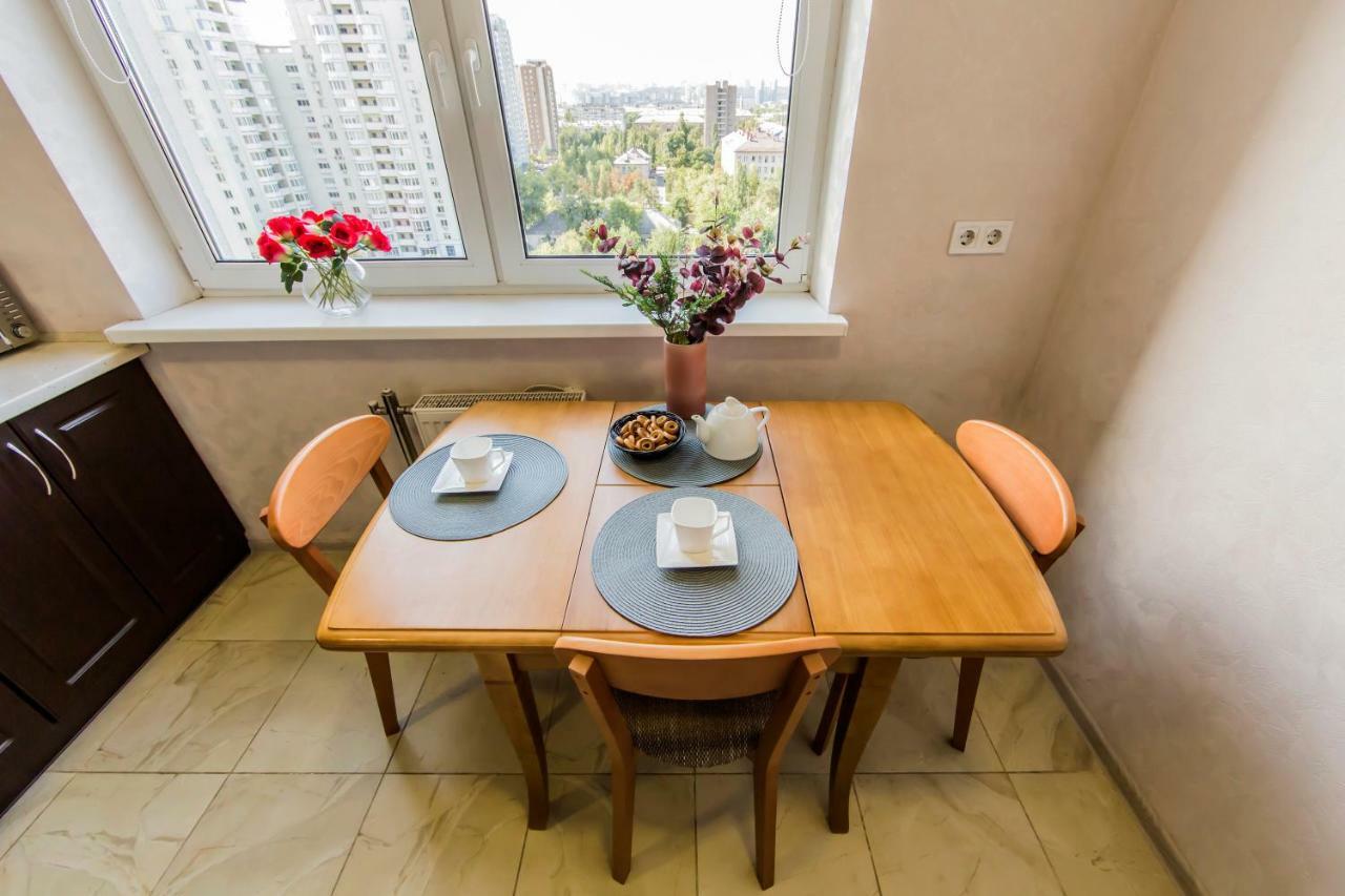 Super View, Luxury Apartment Near Chernihiv Metro. キエフ エクステリア 写真
