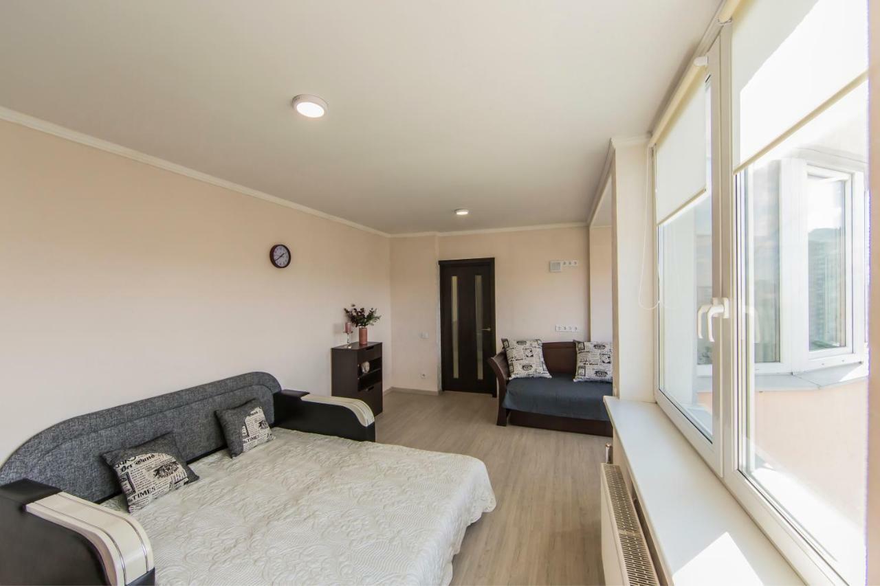 Super View, Luxury Apartment Near Chernihiv Metro. キエフ エクステリア 写真