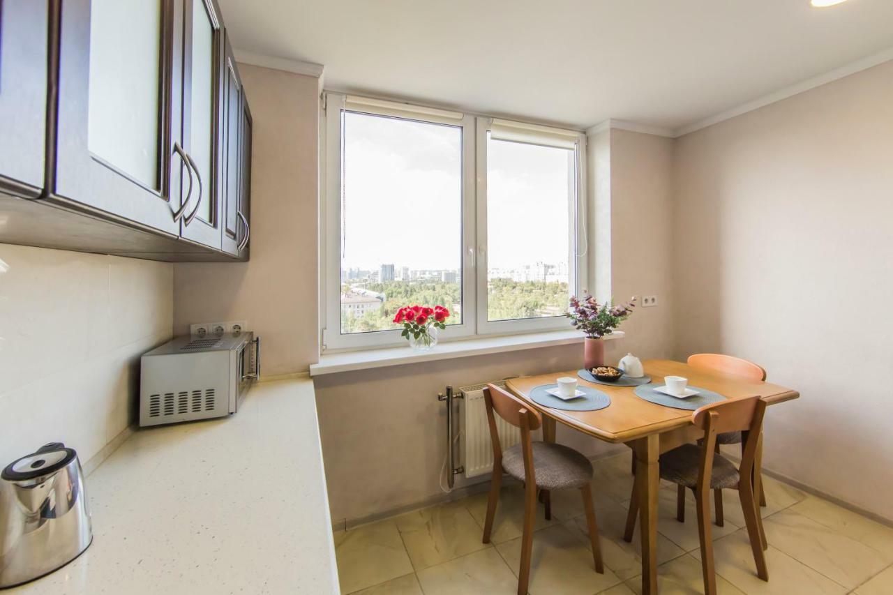 Super View, Luxury Apartment Near Chernihiv Metro. キエフ エクステリア 写真