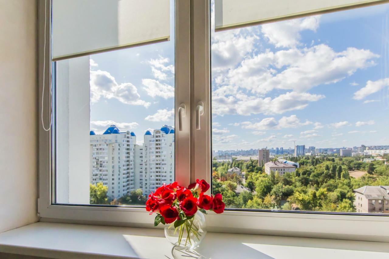 Super View, Luxury Apartment Near Chernihiv Metro. キエフ エクステリア 写真
