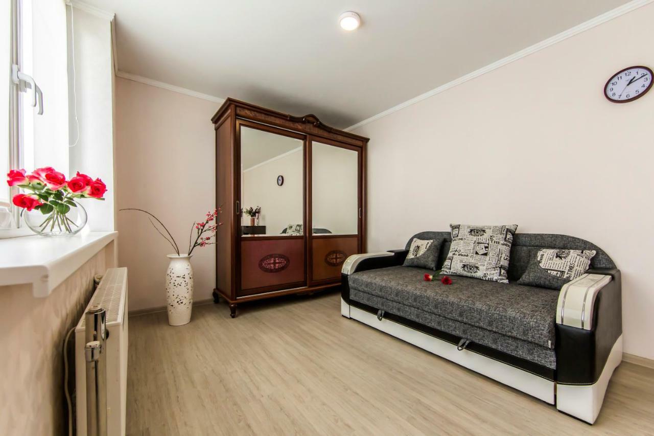 Super View, Luxury Apartment Near Chernihiv Metro. キエフ エクステリア 写真