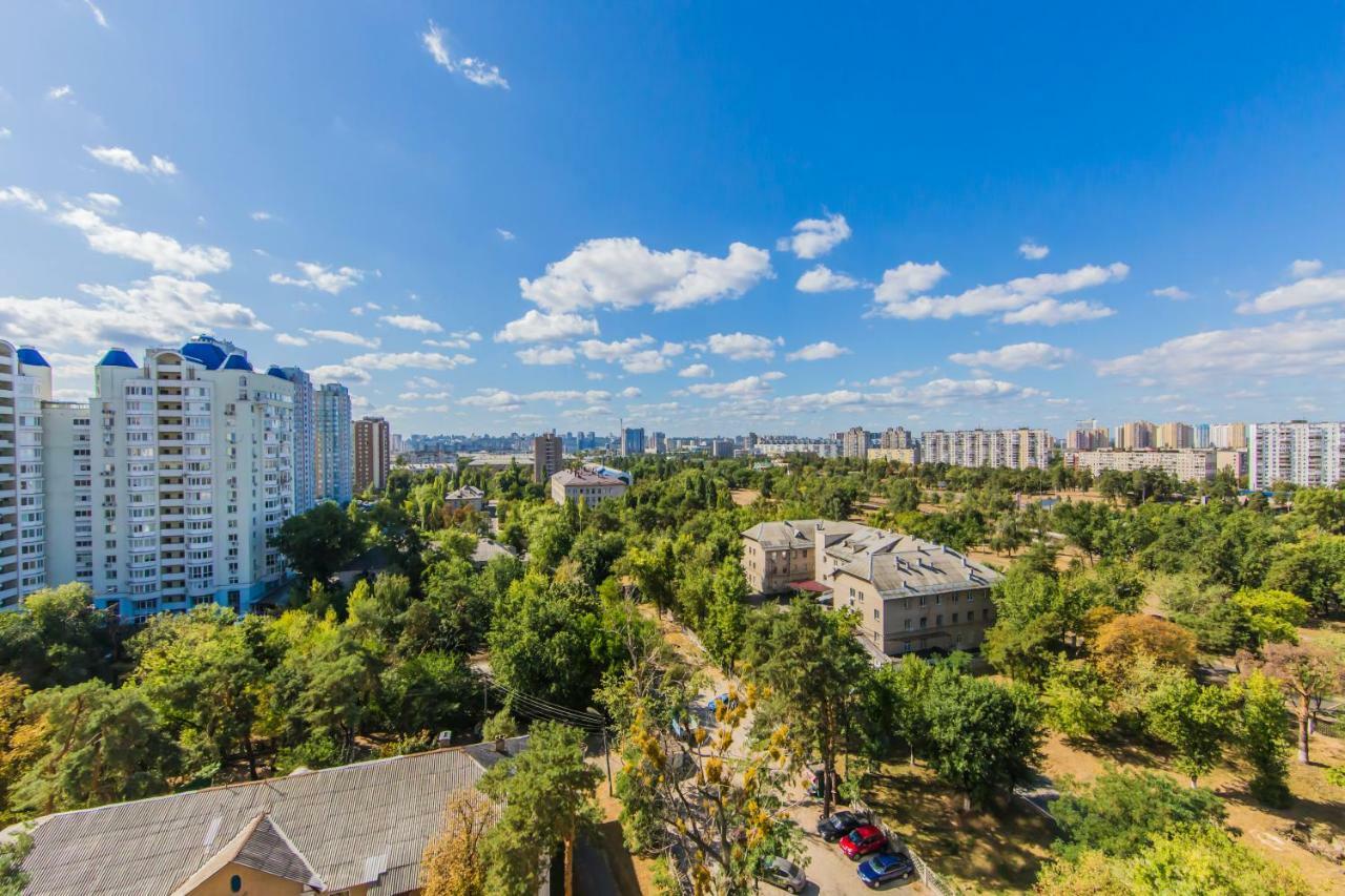 Super View, Luxury Apartment Near Chernihiv Metro. キエフ エクステリア 写真