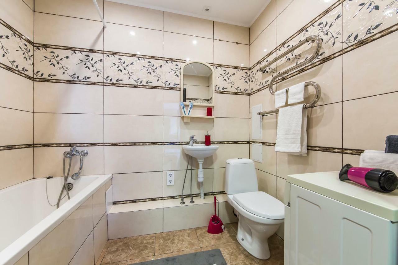 Super View, Luxury Apartment Near Chernihiv Metro. キエフ エクステリア 写真